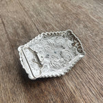 Hebilla para Cinto Gallo Plata/Oro con Piedras Rojas