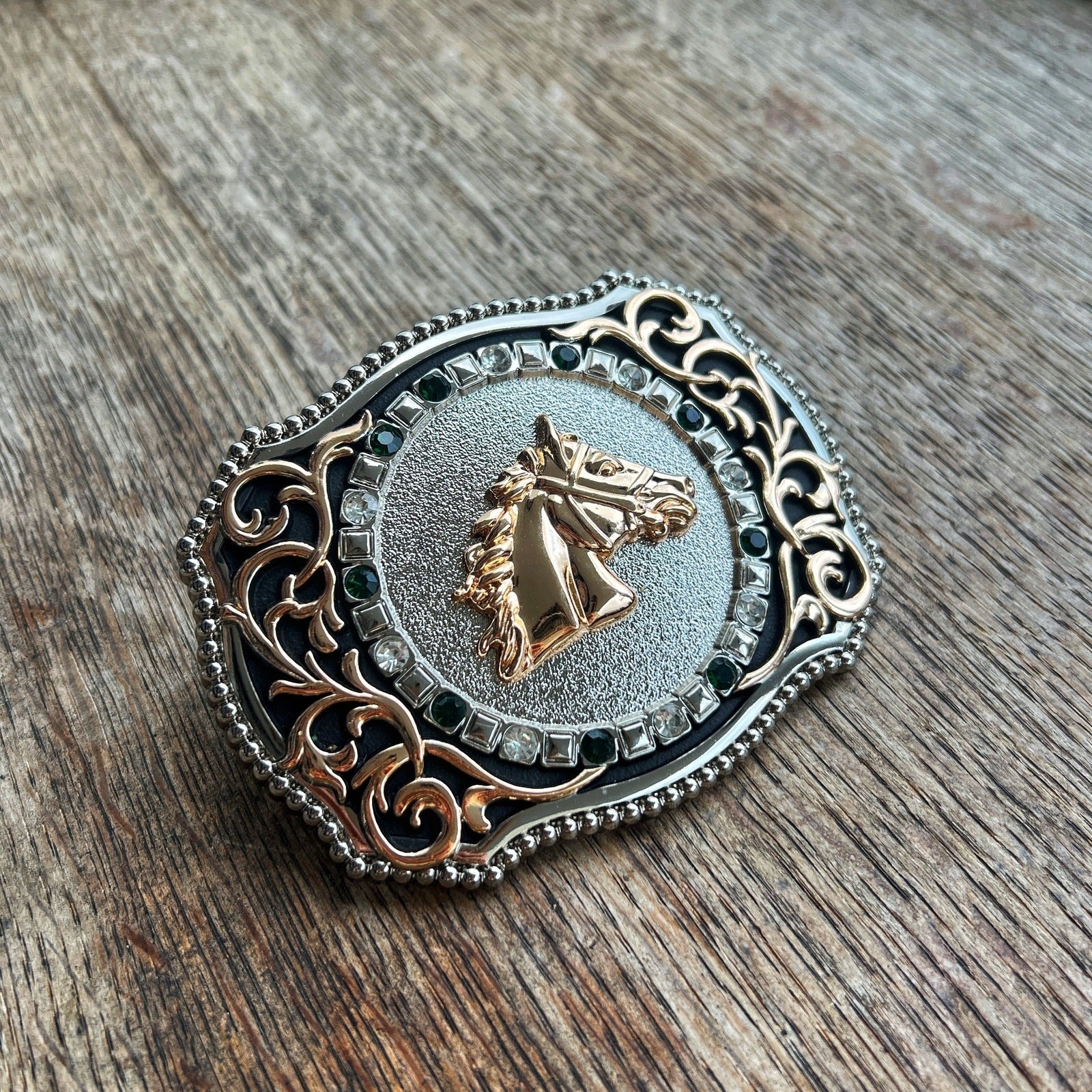 Hebilla para Cinto Cabeza de Caballo Plata/Negro con Piedras Verdes